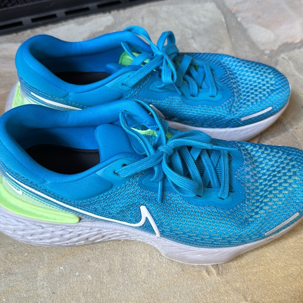 Men’s Nike invincible run - Picture 3 of 9